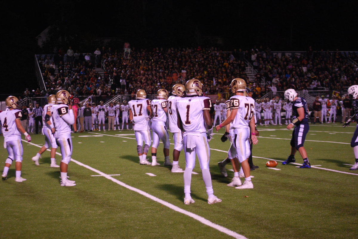 The Broad Run defense had a tough time handling the Stone Bridge ground game as the Bulldogs ran for 368 total yards including 100+-yard performances out of Joshua Breece and Chase Ridley. Photo by Joe Skinner.