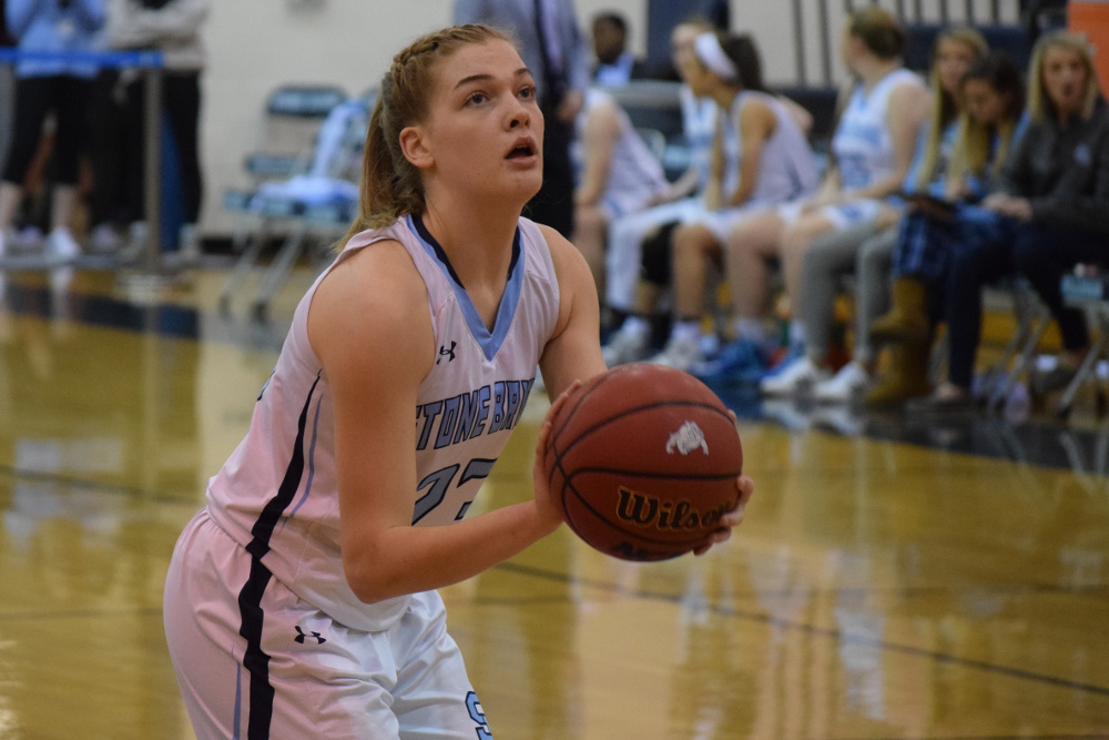 chloe-madgwick-stone-bridge-basketball