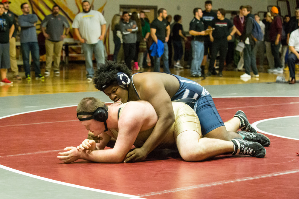 elijah-boldin-john-champe-wrestling